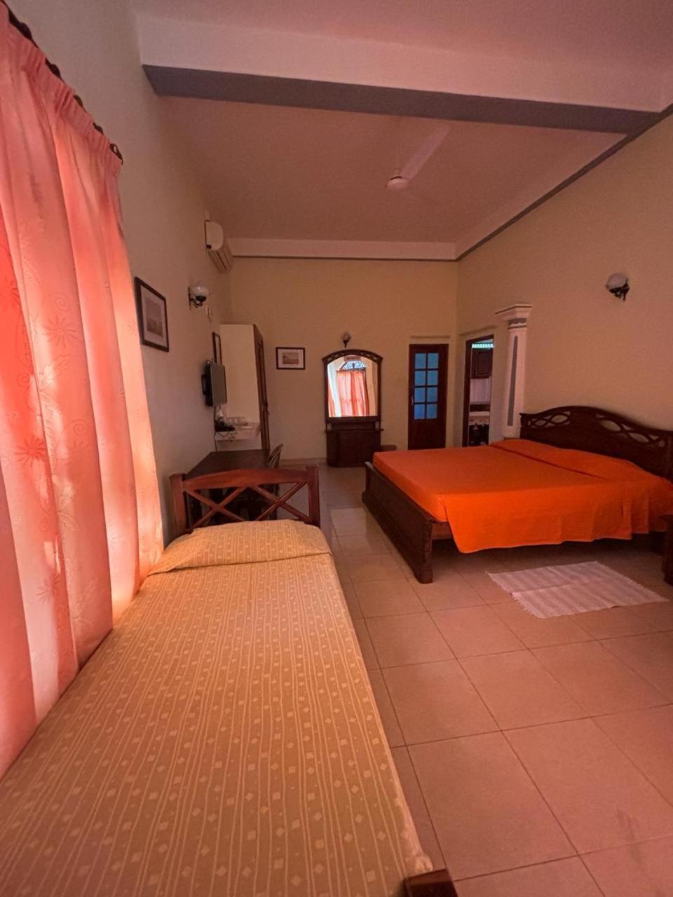 Village Inn Resort Negombo Zimmer foto