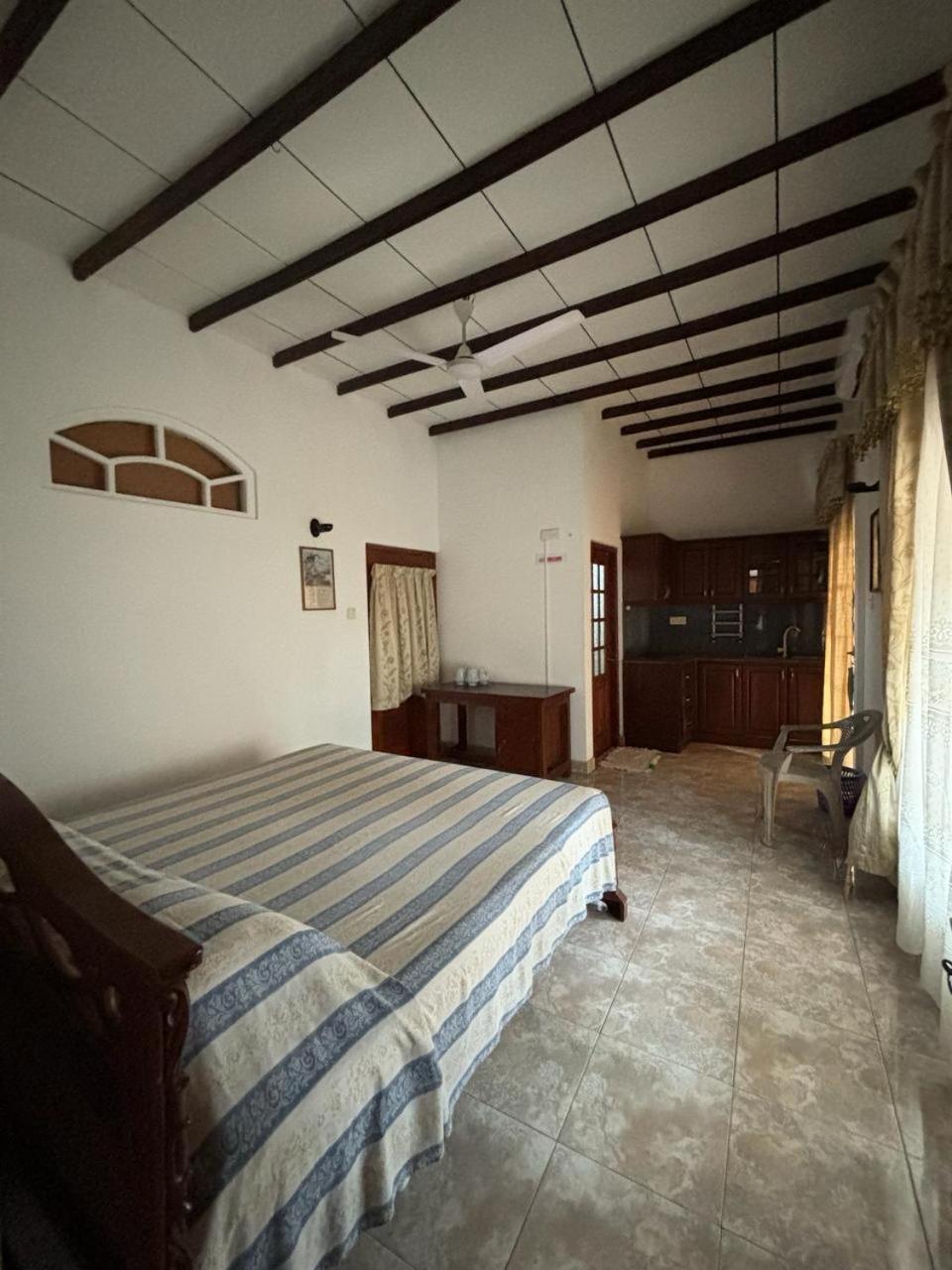 Village Inn Resort Negombo Zimmer foto